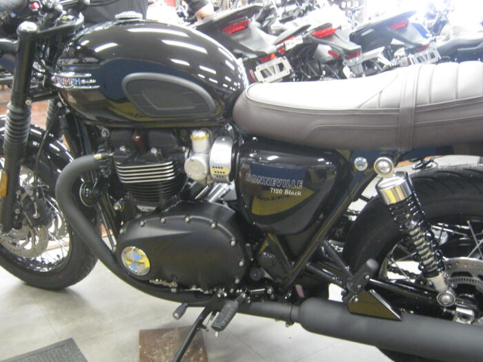 2025 Triumph Bonneville T120 Black - Image 6