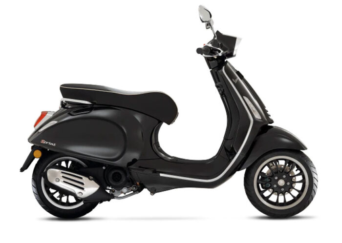 2022 Vespa Sprint 150 in Black