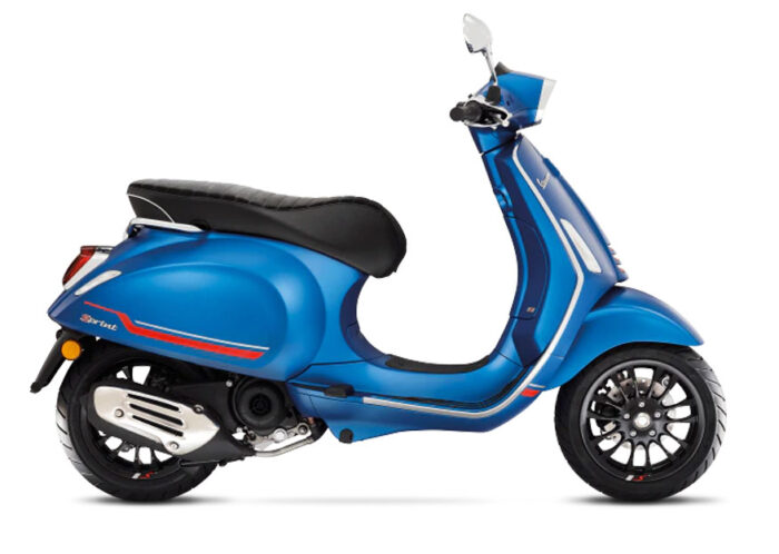 2022 Vespa Sprint S 50 in Blu Vivace Matte