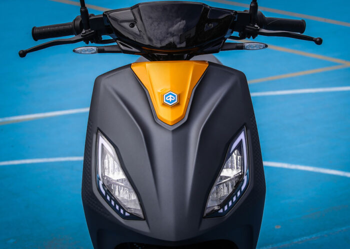 2023 Piaggio 1 lifestyle photo of front