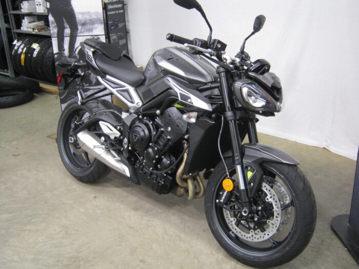 2024 Triumph Street Triple 765 R - Image 2