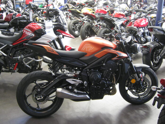 2025 Triumph Street Triple 765 R