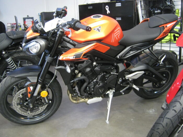 2025 Triumph Street Triple 765 R - Image 5