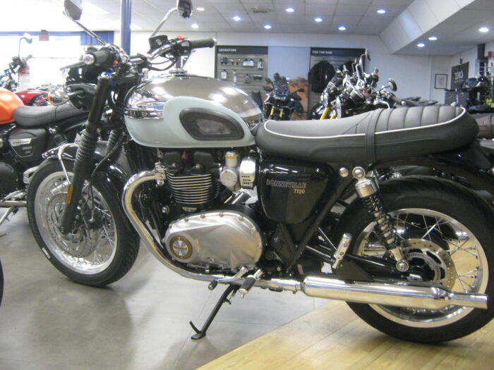 2023 Triumph Bonneville T120 Chrome Edition - Image 5