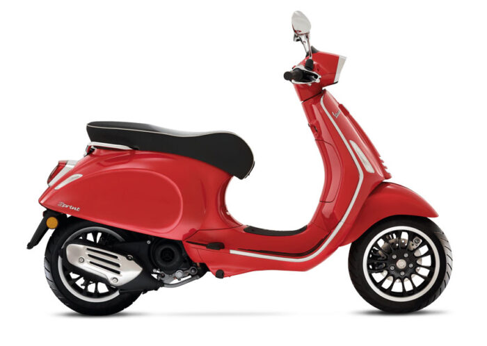 2023 Vespa Sprint 50 in Rosso Coraggioso Stock Photo