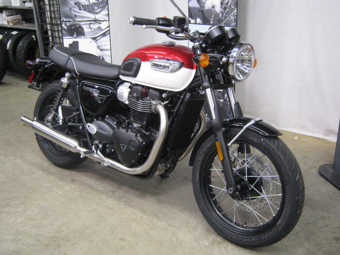 2024 Triumph Bonneville T100 - Image 2