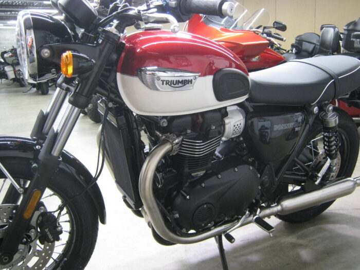 2024 Triumph Bonneville T100 - Image 6