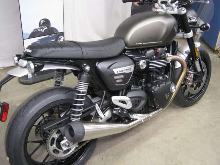 2024 Triumph Speed Twin 1200 - Image 3