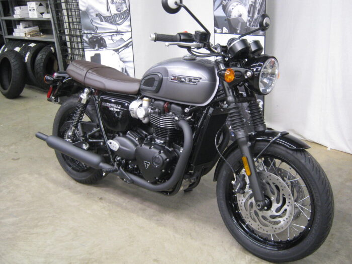 2024 Triumph Bonneville T120 Black - Image 9