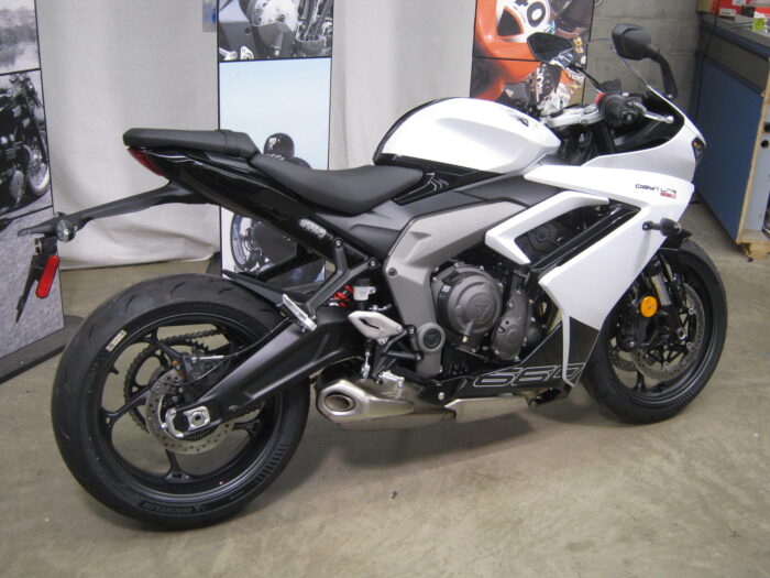 2025 Triumph Daytona 660 - Image 3