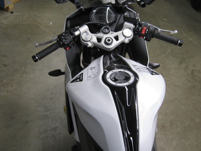 2025 Triumph Daytona 660 - Image 5