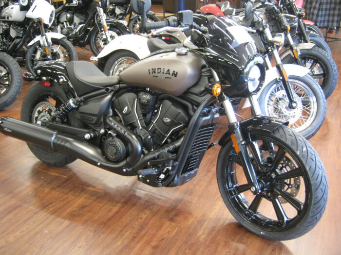 2025 Indian Sport Scout Limited w/ Technology Package - Image 2