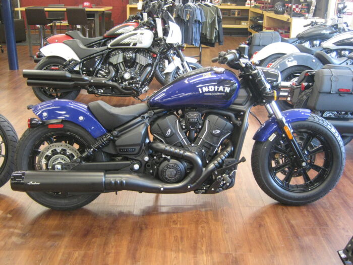 2025 Indian Scout Bobber Limited with Technology Package in Spirit Blue Metallic