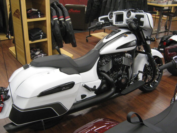 2024 Indian Chieftain Dark Horse w/Powerband Audio Package