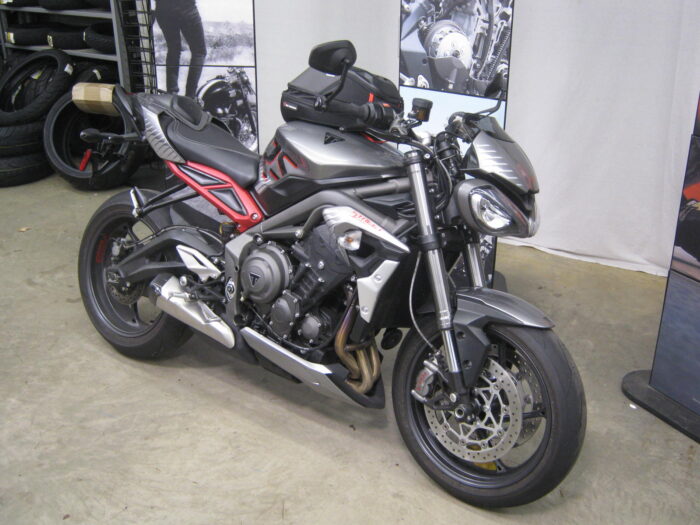 Pre-Owned 2022 Triumph Street Triple RS - Image 2