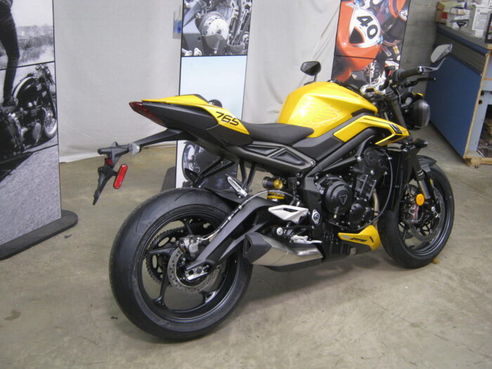 2025 Triumph Street Triple 765 RS - Image 2