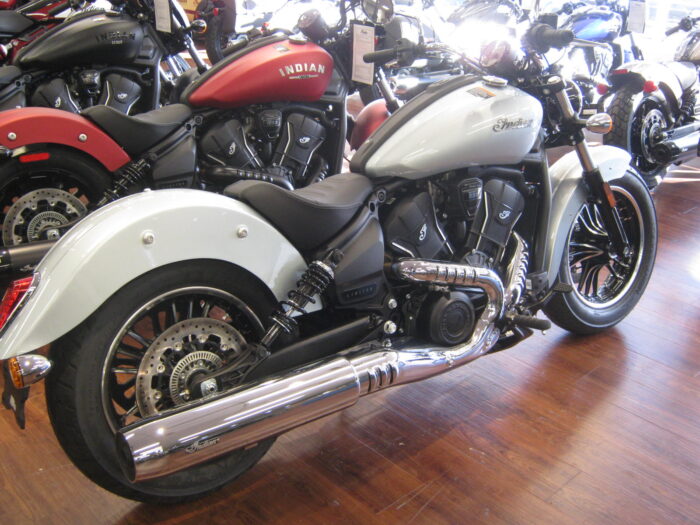 2025 Indian Scout 60 Classic Limited - Image 4