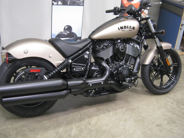 2024 Indian Chief Dark Horse ICON - Image 3