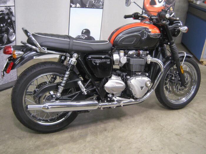 Pre-Owned 2020 Triumph T-120 - Image 3