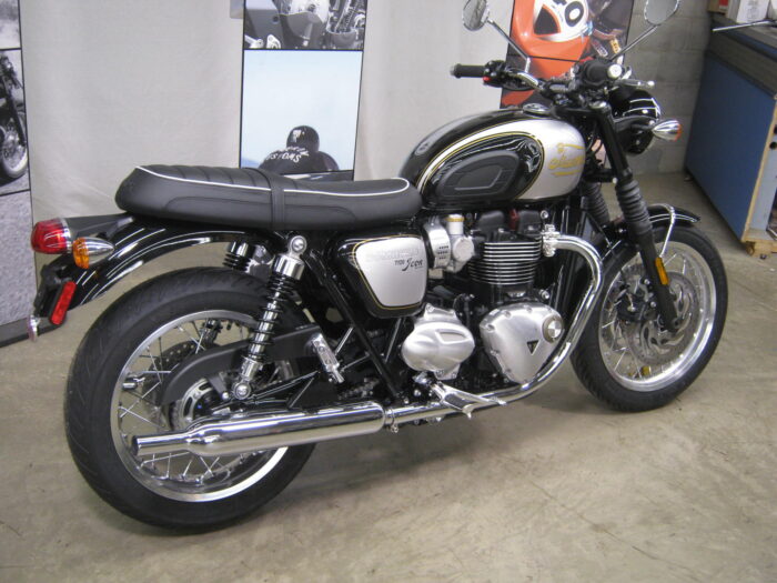 2025 Triumph Bonneville T120 ICON Edition - Image 3